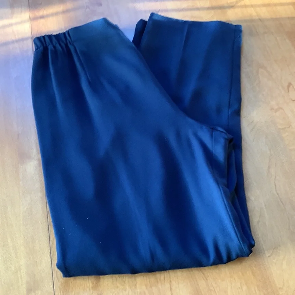 Suit - Picture 4 of 6